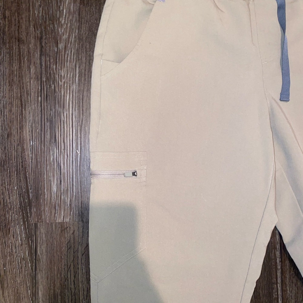Figs Zamora Jogger Scrub Pants M Tan - Picture 3 of 8